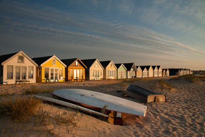 Boats & beach huts (asp100-4677)